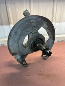 1970-1978 CAMARO TRANS AM FIREBIRD FRONT RH SPINDLE KNUCKLE PASSENGER SIDE GM - Picture 1 of 10