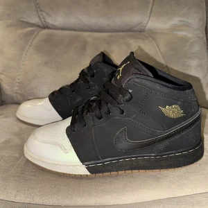 Nike Air Jordan 1 Split schwarz weiß Zehe Gummisohle 555112-021 Größe 7Y 8,5 Damen - Bild 1 von 9