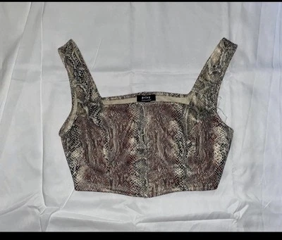 Top Privy estampado serpiente Foto 1 de 3