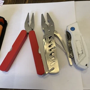 2 unbekannte Multitools, Scheide und Hart Rasierklinge - Bild 1 von 9