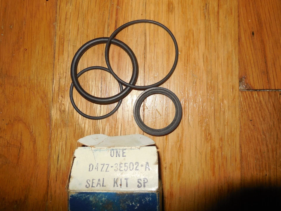 Kit de sello de eje de entrada de engranaje de dirección asistida Ford Mustang II 1974-1976 D4ZZ-3E50 NUEVO DE STOCK Foto 1 de 1