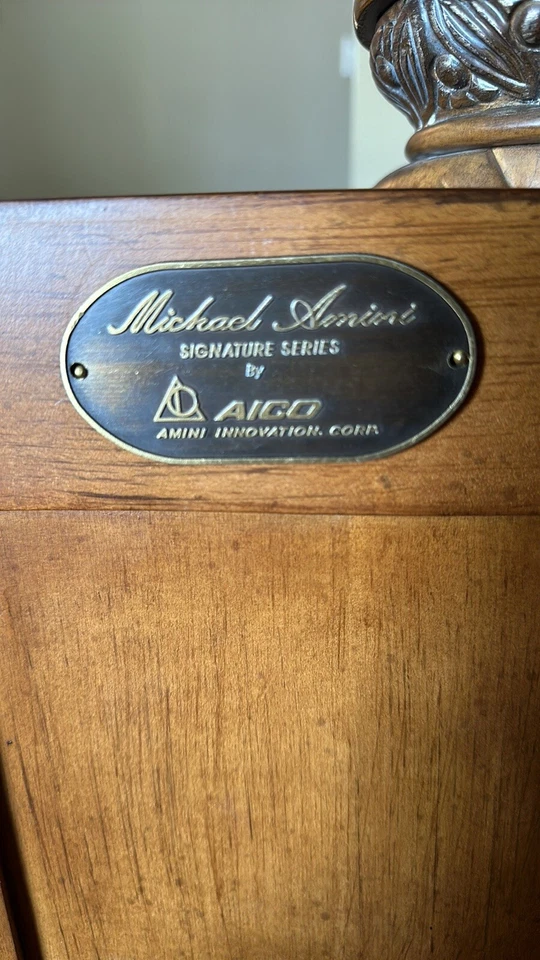 Escritorio de computadora Michael Amini con funda Foto 1 de 4