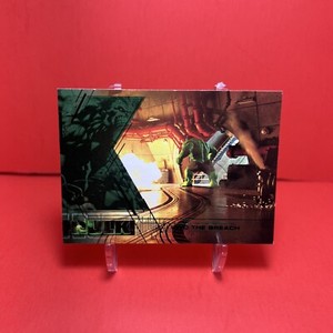 2003 Upper Deck Entertainment Marvel Hulk Film and Comic Into The Breach #25 VG