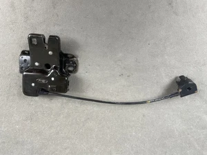 98-02 LINCOLN Continental PESTILLO MALETERO BLOQUEO ELÉCTRICO LIBERACIÓN ACTUADOR CUBIERTA TAPA OEM - Imagen 1 de 9