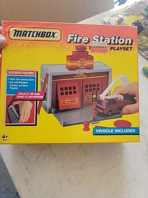 Matchbox 1990 FIRE.Travel Playset.used Complet OPEN With box. Mini Fold ‘N Go. - Image 1 of 4