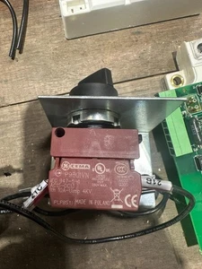 Interruptor de encendido/apagado con GE P9B01VN (2) W586 - Imagen 1 de 2