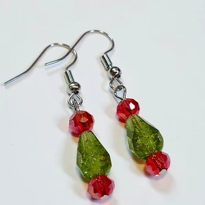 Elegantes pendientes colgantes hechos a mano verdes y rojos - Imagen 1 de 3