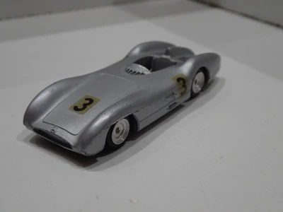 MARKLIN 8010 MERCEDES W 196 CON NUMERO ORIGINALE CONDIZIONI ECCELLENTI (10) - Immagine 1 di 4