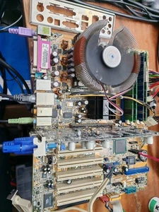 Asus P4P800-E Deluxe + Intel Pentium 4 3.00ghz + 2gb ddr + I/O shield - Afbeelding 1 van 8