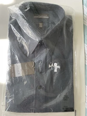   Men's Fitted Soft Blue Long-Sleeve Dress Shirt by Van Heusen NWT Large #J2 - Image 1 of 4