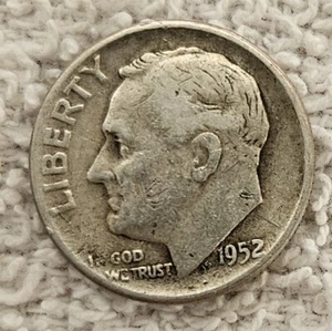 1952 (P) Roosevelt Dime 90% Silver 1C - Picture 1 of 2