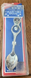 Collectors Spoon Hersheys Chocolate World - Picture 1 of 3