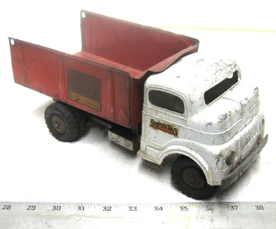VINTAGE 1950S STRUCTO DUMP TRUCK PRESSED STEEL DIECAST TOY - Image 1 of 4