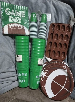 GAME DAY Fútbol Temático Fiesta Suministros 24 Tazas, 32 Platos de Papel, Servilletas y Más Foto 1 de 4