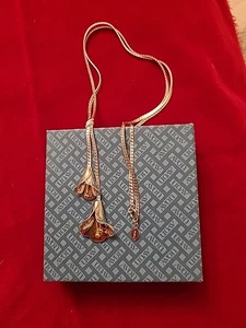 Collana Vintage Avon Calla Lilly Tono Argento Lariat 22" Spedizione Gratuita - Foto 1 di 3