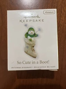 HALLMARK 2010 SO CUTE IN A BOOT MINIATURE ORNAMENT - Picture 1 of 2