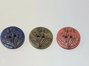hermosos botones tradicionales - nuez de piedra - flor - 20 mm - oliva todavía 2 veces en stock - Imagen 1 de 4