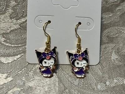 Vestido Sanrio Dorado Púrpura Kuromi Guiño Dije Gota Cuelga Divertidos Adorables Pendientes Foto 1 de 2