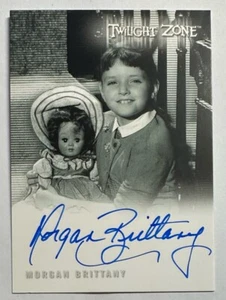 TWILIGHT ZONE: MORGAN BRITTANY als LITTLE GIRL AUTOGRAMMKARTE RITTENHOUSE 2019 - Bild 1 von 2