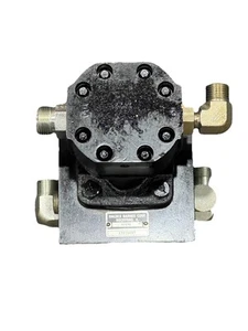 John Deere AT220607: Achse Ölumwälzpumpe Original OEM 444H, 544H Lader - Bild 1 von 4