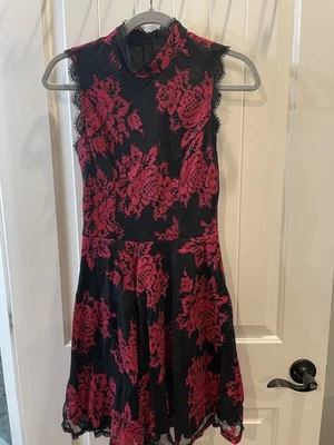 Vestido Jodi Kristopher Rojo Y Negro Encaje Ajuste Y Acampanado Talla 3 Foto 1 de 4