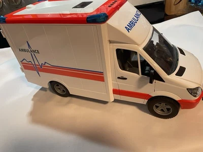 Ambulancia Bruder Mercedes Benz Sprinter con camilla. Falta el conductor, funciona Foto 1 de 4