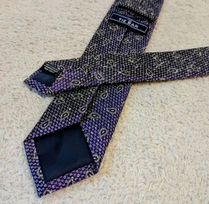 NEW The Tie Bar Stain Resistant 100% Silk Men’s Neck Tie Paisley Purple Skinny - Picture 1 of 4