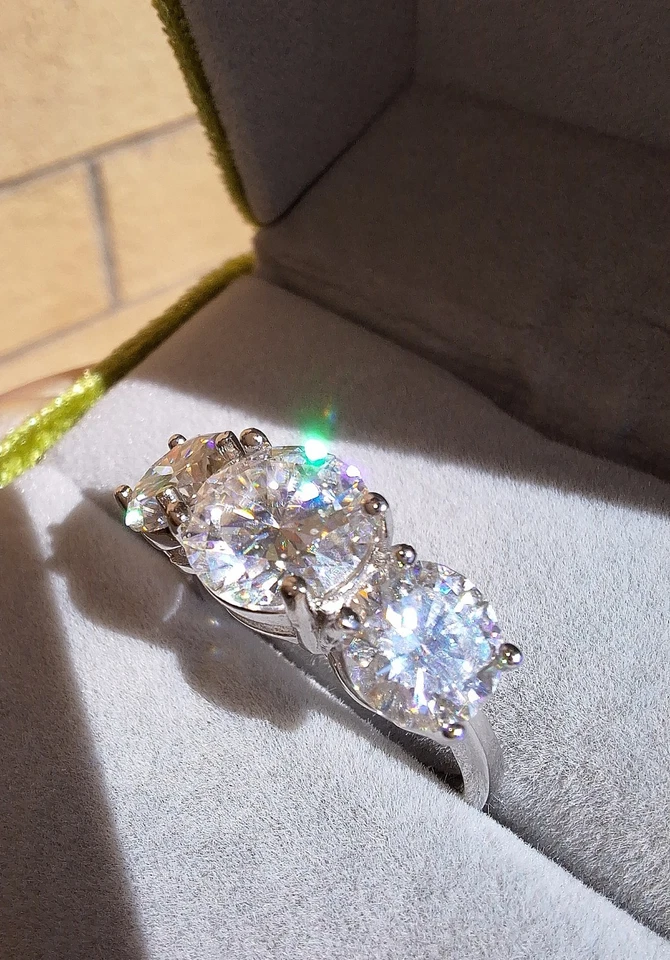 Anello Trilogy  Placcato Oro Kt.18 Con Diamant Moissanite Da Ct.4 - Immagine 1 di 4