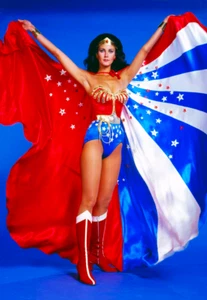 Calamita fotografica LYNDA CARTER WONDER WOMAN @ 3"x5" - Foto 1 di 1