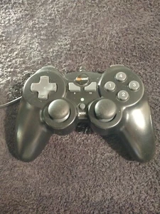 Gigaware 26-1519 PC Wired Computer Gaming Video Game Contoller USB - Black - Picture 1 of 4