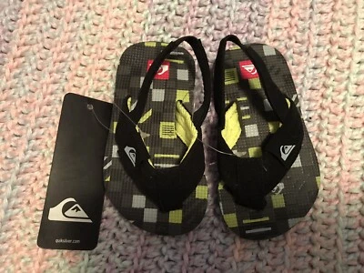 Novo com etiquetas! Chinelos pequenos meninos mercúrio preto com alça de tornozelo tamanho 6/22 - Imagem 1 de 2