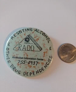 De colección RADD Resistente Alcohol y Otras Drogodependencias Pin Botón Agencia Local - Imagen 1 de 3