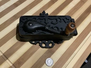 Vintage Cast Iron Wall Mount Universal Dazey Americana Can Opener Wood Handle - Picture 1 of 12