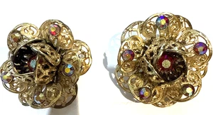 Vintage 60er Sarah Coventry rote Aurora Borealis filigrane Blume Clip-On Ohrringe - Bild 1 von 2