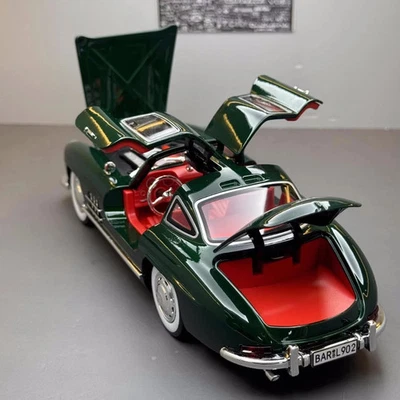 1954 Mercedes‑Benz 300SL 1:32 Diecast Model Car Alloy Vintage Toy Gift w/ Light - Image 1 of 4