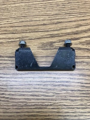 PIEZA CUBIERTA BLOQUEO ASIENTO HONDA CBR250R 2011-2013 # 77250-KYJ-900 Foto 1 de 3