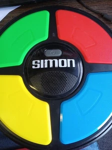 SIMON Electronic Memory Game 2015 USED TESTED WORKS FREE SHIPPING - Picture 1 of 1
