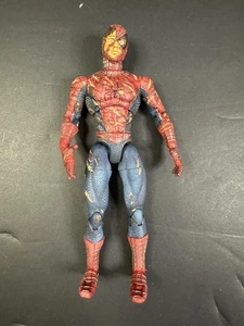 Figura de acción posable de la película Spider-Man Battle Ravaged 2002 de Marvel ToyBiz - Imagen 1 de 6