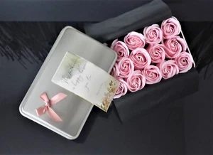 DUFTREISE mit 15 Baderosen Seifenrosen Schatztruhe PINKDREAM Seifen Deko Pflege - Bild 1 von 7
