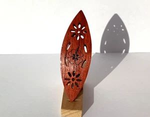 Rosewood tatting shuttle with cutouts 3" long - Picture 1 of 8