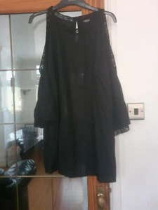 Top bordado hombro frío negro Simply Be talla 16 - Imagen 1 de 7