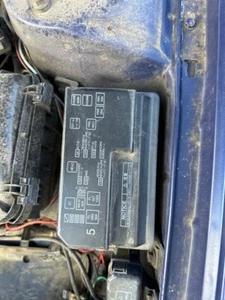 2001 Toyota Corolla AE110 Fuse Box Engine Bay 99-02 Levin Sprinter #B254 - Picture 1 of 12