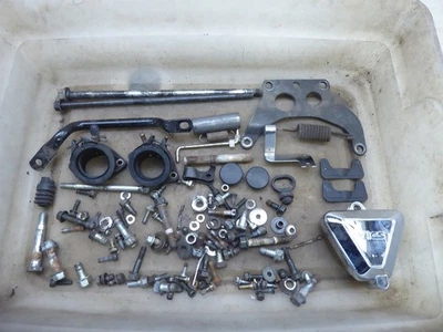 1982 年雅马哈 XZ550RK Vision Y20990) misc 自行车螺栓零件支架  — 第 1/4 张图片