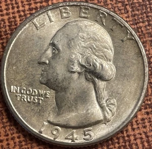 1945 Washington Quarter BU - Uncirculated 90% Silver - (Lot 204) - Picture 1 of 2