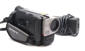 Sony Handycam CCD-TR840E Hi8 Video Camera Recorder + Strap & Power Adapter - Picture 1 of 5