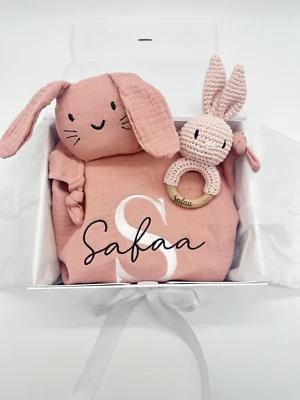 Personalised New Baby Gift Set, Embroidered Blanket Boy Girl Gift Newborn Box - Image 1 of 4