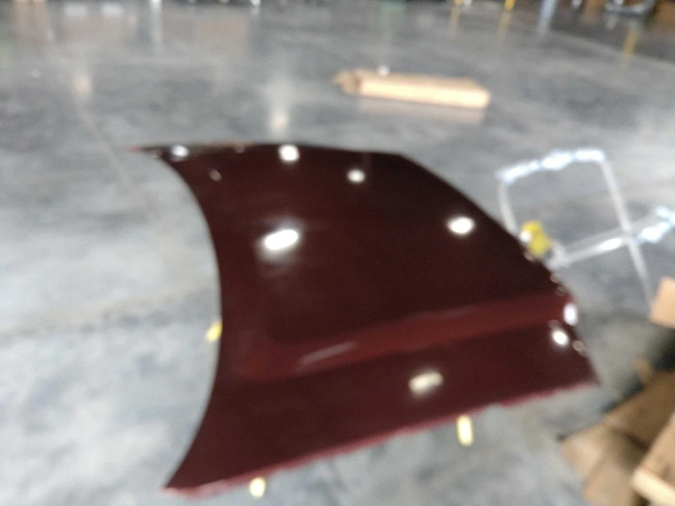 2016 Ford Expedition OEM Orange Hood Panel - Used, Surface Scratches - Imagem 1 de 4