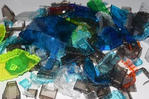 Preowned Bulk LEGO® Windscreens & Glass - 1lb - Picture 1 of 3