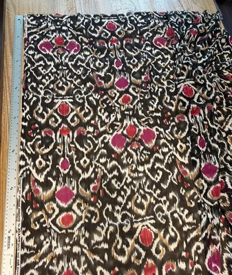 Tela de gasa texturizada Ikat fucsia, escarlata, negra - 60” de ancho, 2 y 3/8 yardas Foto 1 de 3