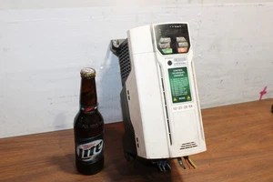 Control Techniques M200-044 00170 A 10 hp accionamiento de velocidad variable INV = 32633 - Imagen 1 de 5